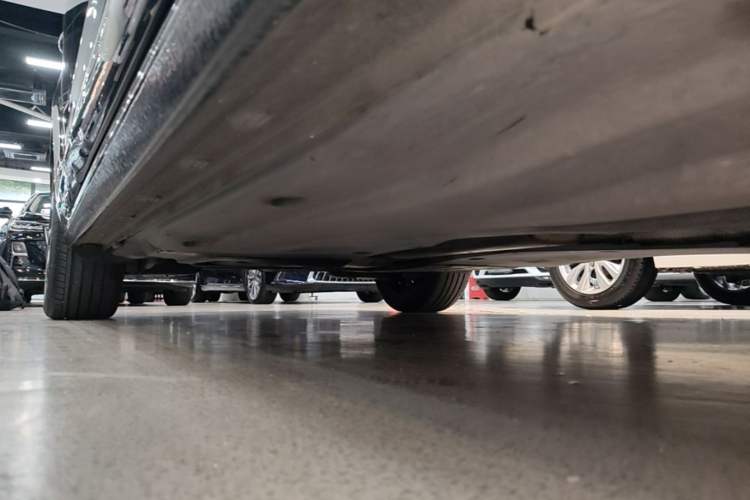 Used Volkswagen Passat 2023 Revised 380TSI Luxury Edition Right Side Sill