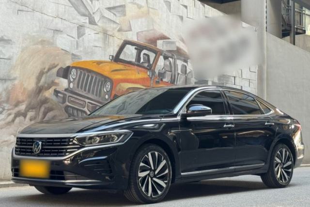 Used Volkswagen Passat 2023 Facelift 330TSI Luxury Edition