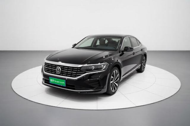 Ojetý Volkswagen Passat 2023 Revised 330TSI Elite Edition