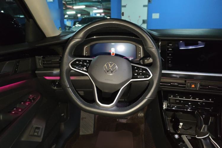 Used Volkswagen Passat 2023 330TSI Luxury Edition Steering Wheel