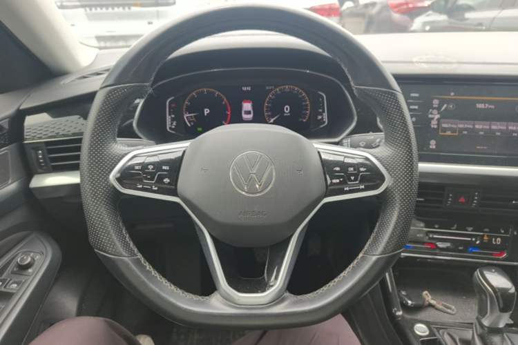Used Volkswagen Passat 2023 Revised 330TSI Elite Edition Steering Wheel