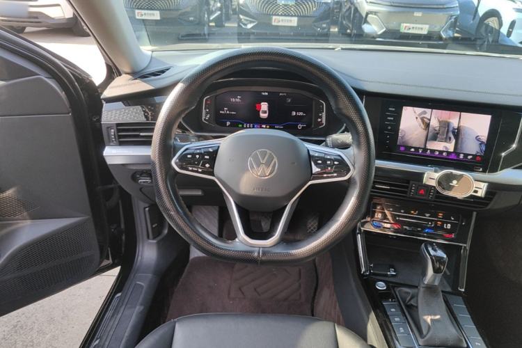 Used Volkswagen Passat 2023 330TSI Elite Edition Steering Wheel