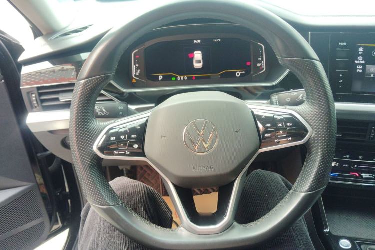 Used Volkswagen Passat 2023 280TSI Elite Edition Steering Wheel