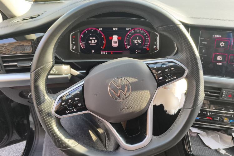 Used Volkswagen Passat 2023 Restyled 330TSI Starry Luxury Edition Steering Wheel