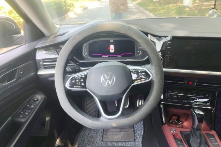 Used Volkswagen Passat 2023 Facelift 330TSI Prestige Edition Steering Wheel