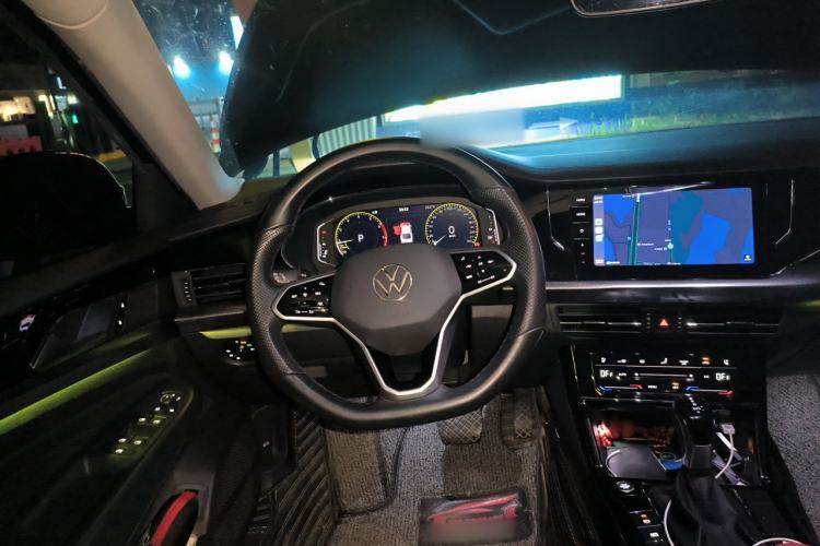 Used Volkswagen Passat 2023 380TSI Luxury Edition Steering Wheel