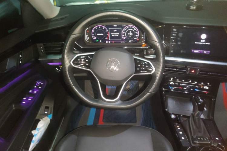 Used Volkswagen Passat 2023 Facelift 330TSI Luxury Edition Steering Wheel