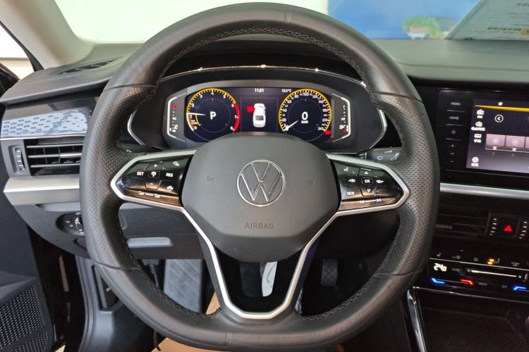 Used Volkswagen Passat 2023 Revised 330TSI Starry Elite Edition Steering Wheel