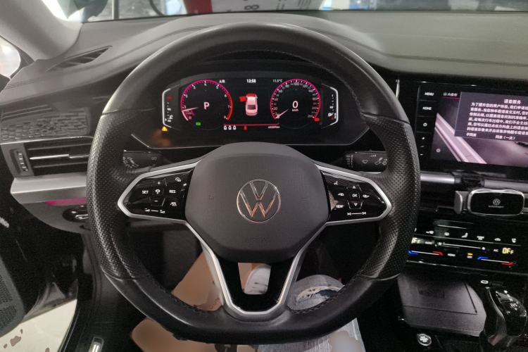 Used Volkswagen Passat 2023 330TSI Luxury Edition Steering Wheel