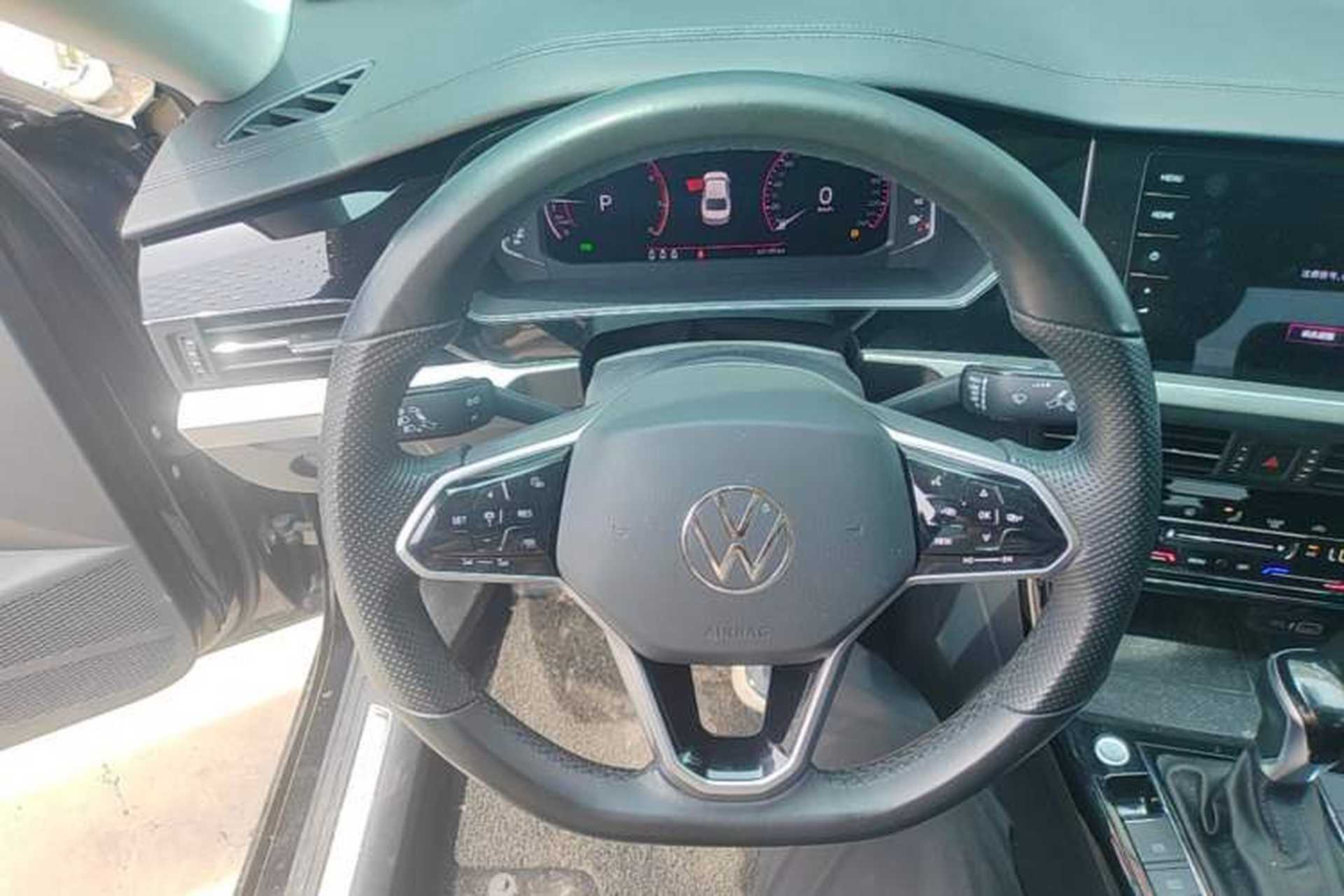 Used Volkswagen Passat 2023 330TSI Starry Luxury Edition Steering Wheel