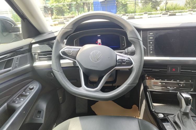 Used Volkswagen Passat 2023 330TSI Luxury Edition Steering Wheel