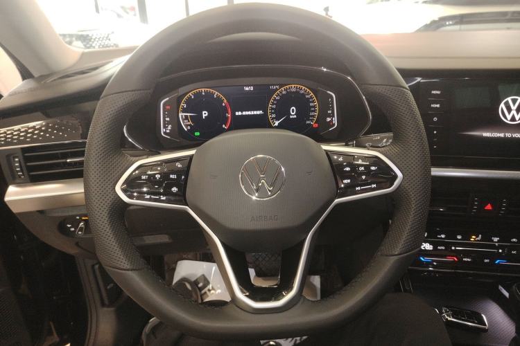 Used Volkswagen Passat 2023 Revised 330TSI Elite Edition Steering Wheel