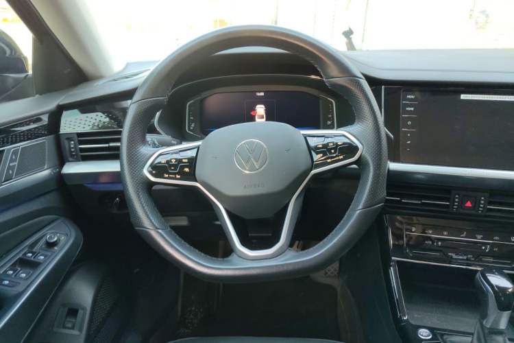 Used Volkswagen Passat 2023 Restyled 330TSI Starry Luxury Edition Steering Wheel