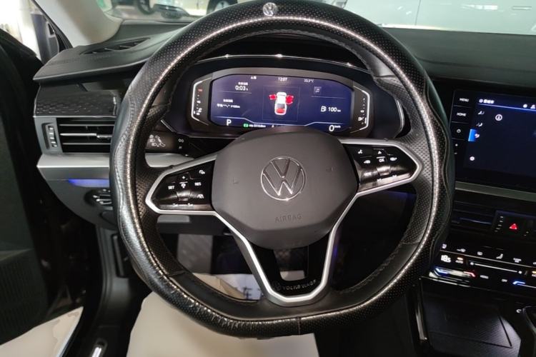 Used Volkswagen Passat 2023 330TSI Luxury Edition Steering Wheel