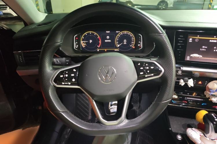 Used Volkswagen Passat 2023 330TSI Elite Edition Steering Wheel