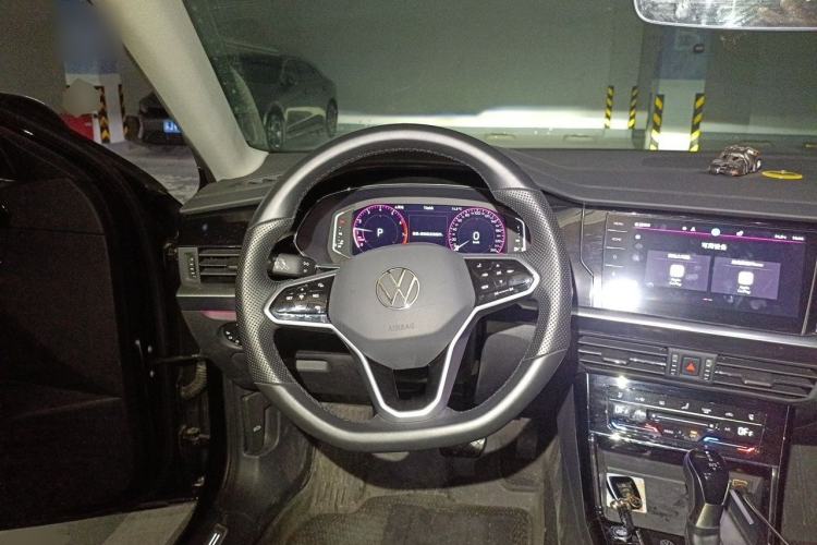 Used Volkswagen Passat 2023 Revised 380TSI Luxury Edition Steering Wheel