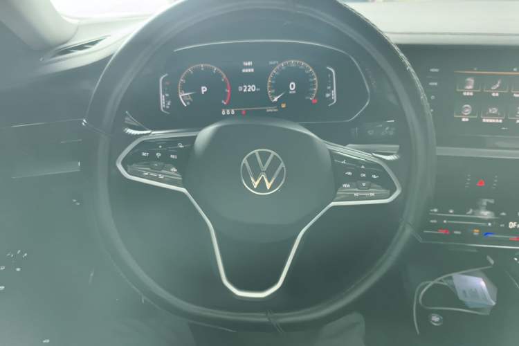 Used Volkswagen Passat 2023 Revised 330TSI Elite Edition Steering Wheel