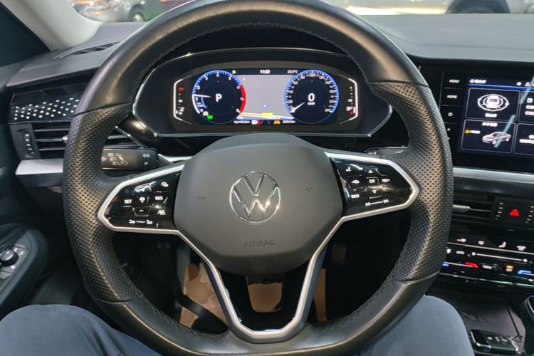 Used Volkswagen Passat 2023 Revised 380TSI Luxury Edition Steering Wheel