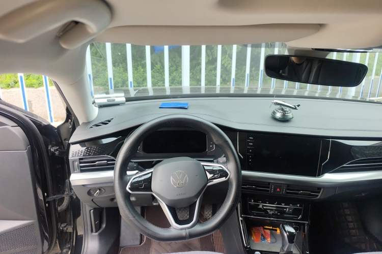 Used Volkswagen Passat 2023 Revised 380TSI Luxury Edition Steering Wheel