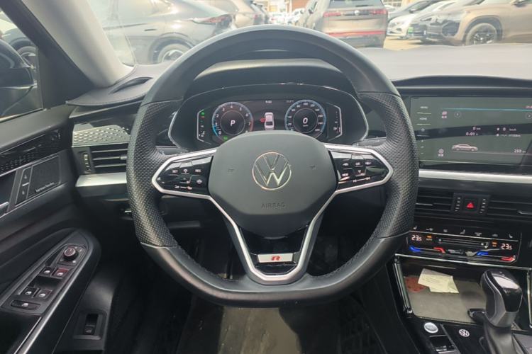 Used Volkswagen Passat 2023 Revised 330TSI Elite Edition Steering Wheel