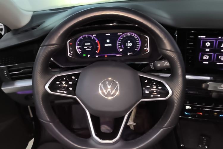 Used Volkswagen Passat 2023 Facelift 330TSI Luxury Edition Steering Wheel