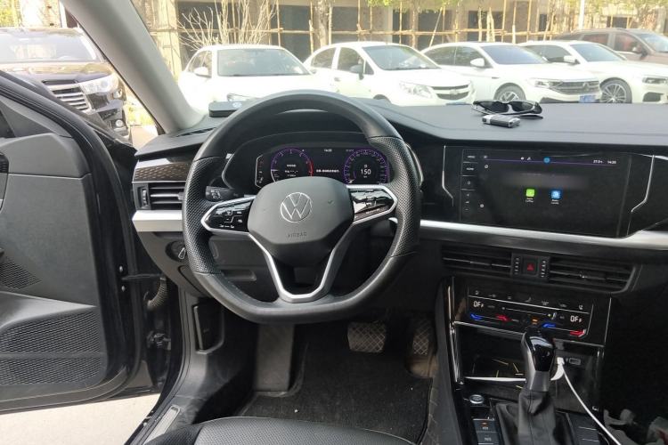 Used Volkswagen Passat 2023 Facelift 330TSI Luxury Edition Steering Wheel