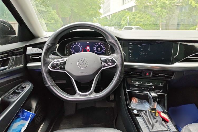 Used Volkswagen Passat 2023 330TSI Luxury Edition Steering Wheel