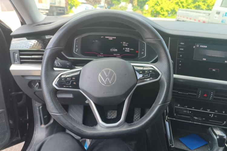 Used Volkswagen Passat 2023 Facelift 330TSI Luxury Edition Steering Wheel