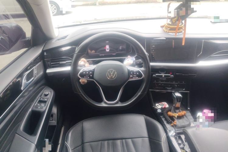 Used Volkswagen Passat 2023 Facelift 330TSI Luxury Edition Steering Wheel