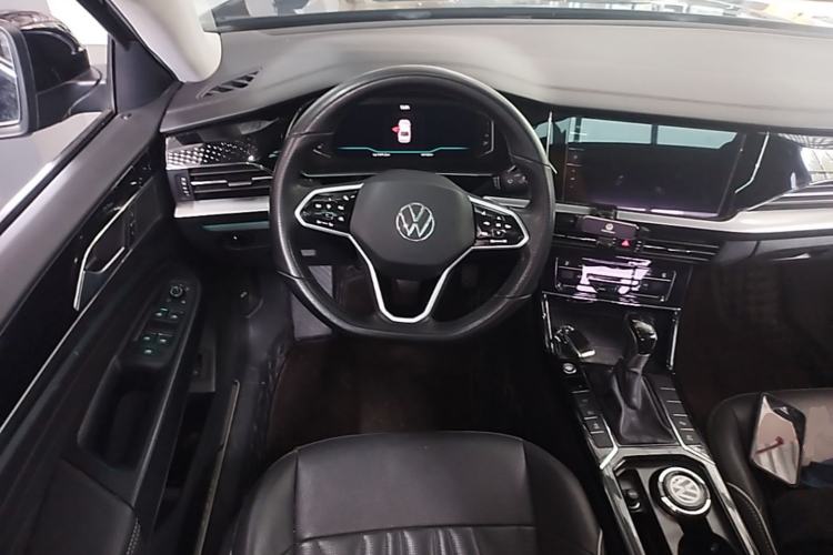 Used Volkswagen Passat 2023 Facelift 330TSI Luxury Edition Steering Wheel