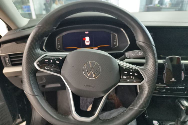 Used Volkswagen Passat 2023 Revised 330TSI Elite Edition Steering Wheel