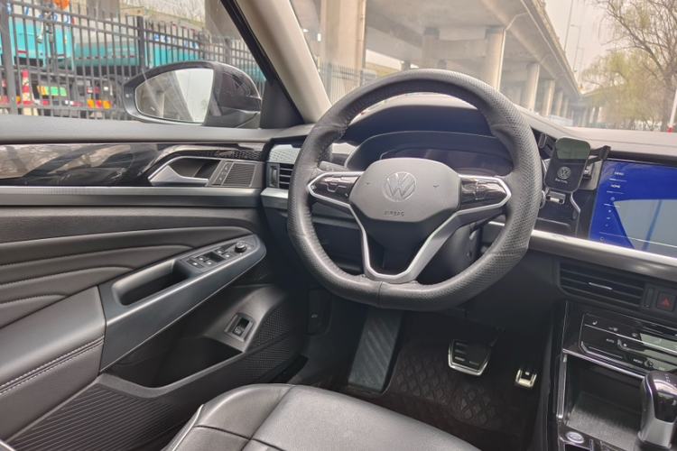 Used Volkswagen Passat 2023 Revised 330TSI Elite Edition Steering Wheel