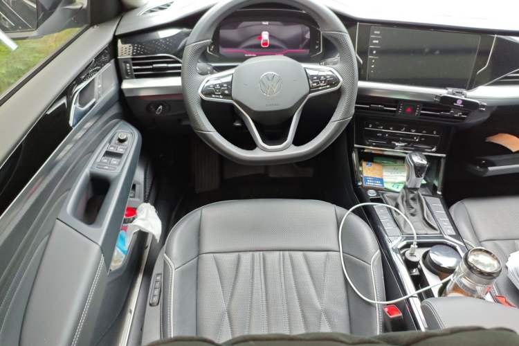 Used Volkswagen Passat 2023 Restyled 330TSI Starry Luxury Edition Steering Wheel