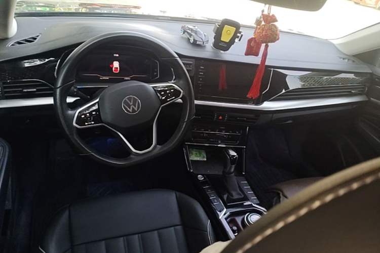Used Volkswagen Passat 2023 330TSI Elite Edition Steering Wheel