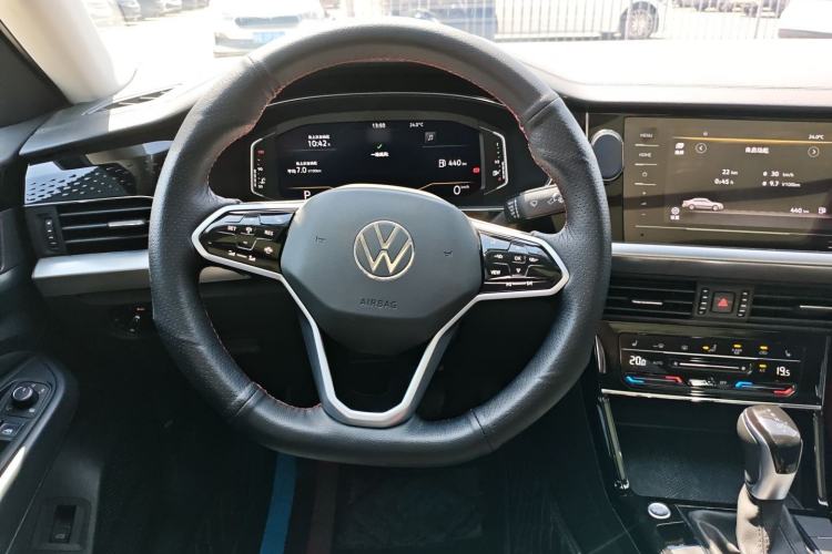 Used Volkswagen Passat 2023 Revised 330TSI Elite Edition Steering Wheel