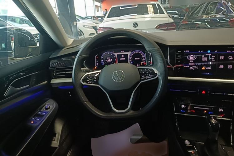 Used Volkswagen Passat 2023 Facelift 330TSI Luxury Edition Steering Wheel