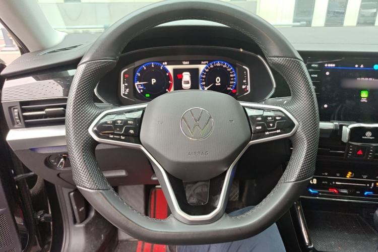 Used Volkswagen Passat 2023 330TSI Luxury Edition Steering Wheel