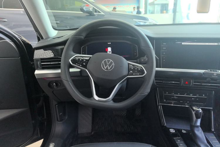Used Volkswagen Passat 2023 Revised 380TSI Luxury Edition Steering Wheel