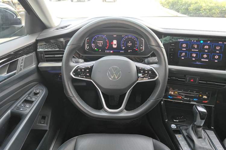 Used Volkswagen Passat 2023 330TSI Starry Luxury Edition Steering Wheel