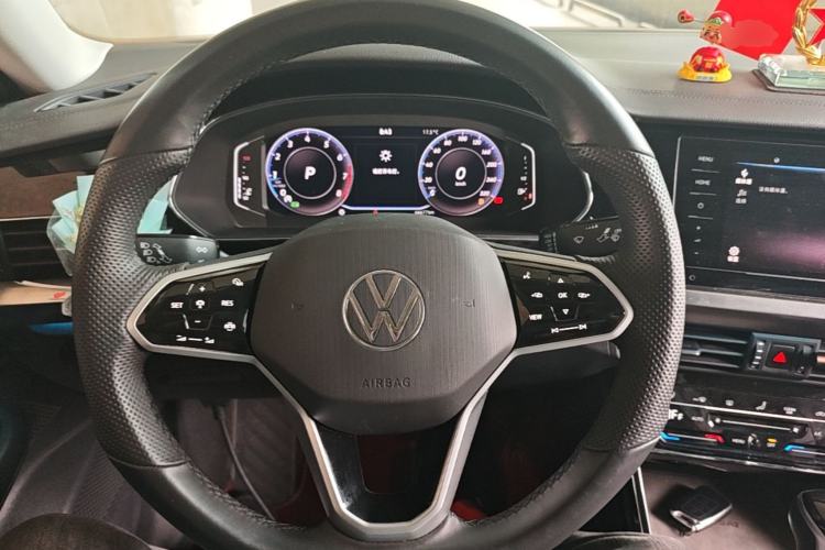 Used Volkswagen Passat 2023 Revised 330TSI Elite Edition Steering Wheel