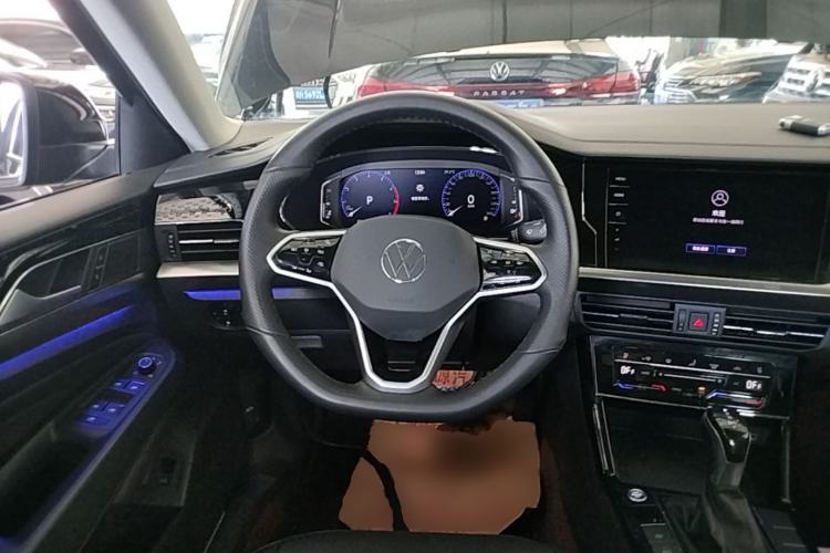 Used Volkswagen Passat 2023 Facelift 330TSI Luxury Edition Steering Wheel