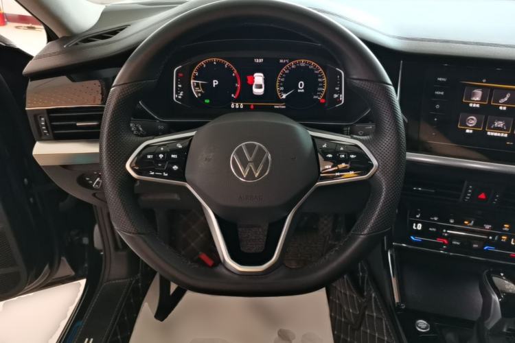 Used Volkswagen Passat 2023 330TSI Elite Edition Steering Wheel