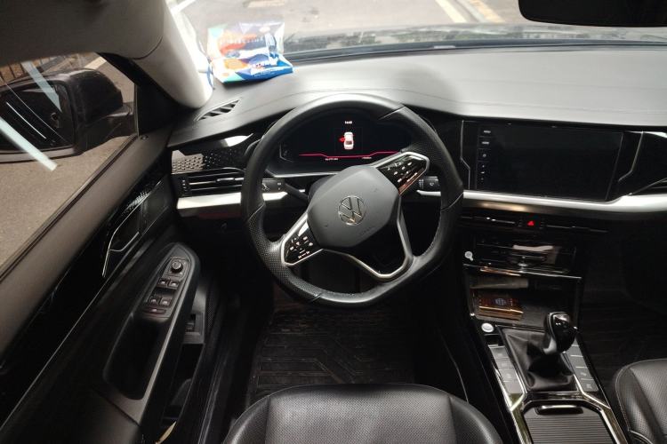 Used Volkswagen Passat 2023 330TSI Luxury Edition Steering Wheel