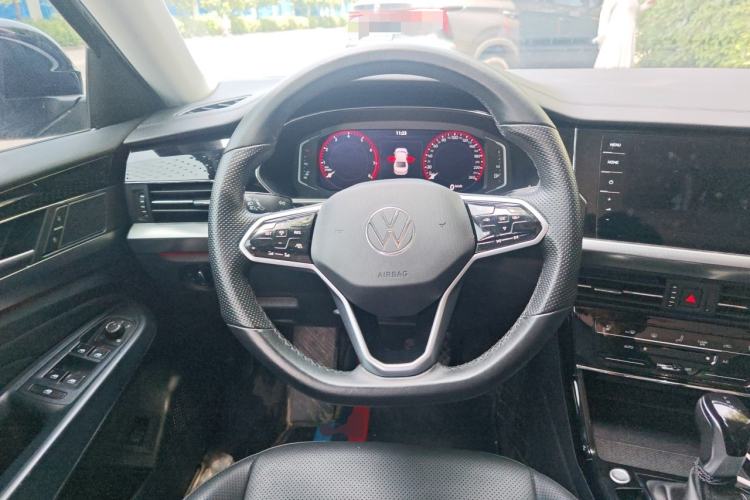 Used Volkswagen Passat 2023 Facelift 330TSI Luxury Edition Steering Wheel