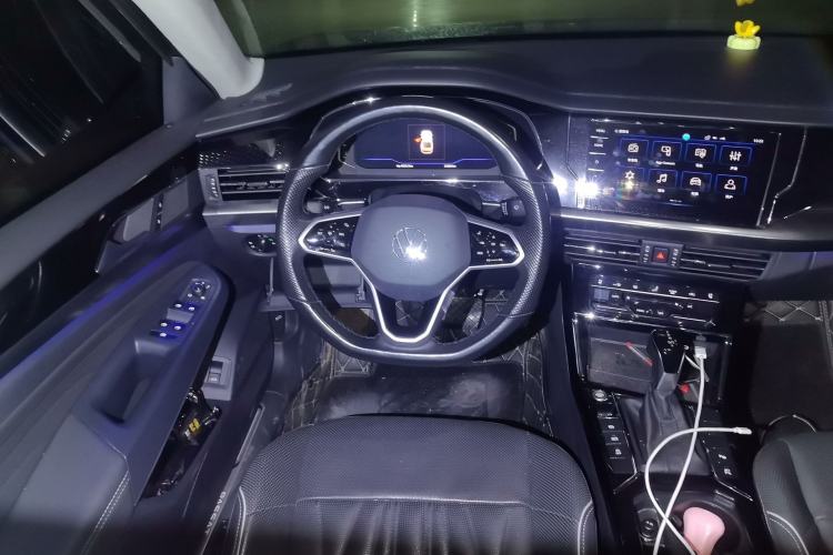 Used Volkswagen Passat 2023 330TSI Luxury Edition Steering Wheel