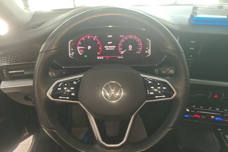 Used Volkswagen Passat 2023 Facelift 330TSI Luxury Edition Steering Wheel