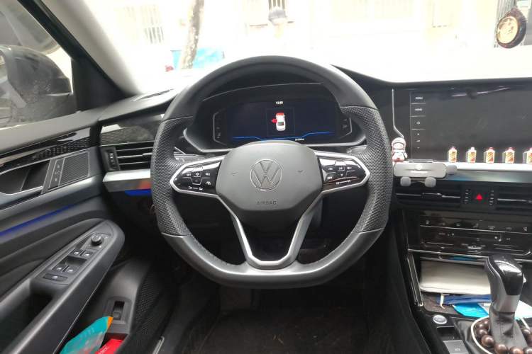 Used Volkswagen Passat 2023 Revised 380TSI Luxury Edition Steering Wheel