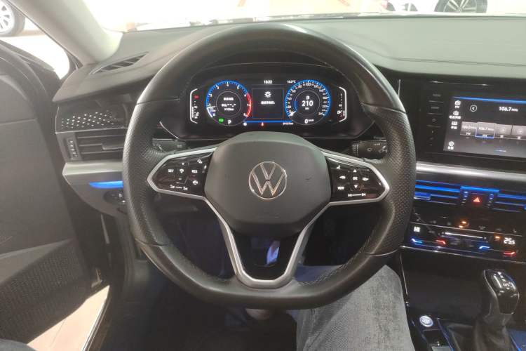 Used Volkswagen Passat 2023 330TSI Elite Edition Steering Wheel
