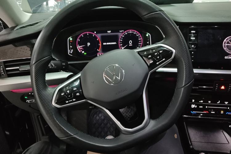 Used Volkswagen Passat 2023 Restyled 330TSI Starry Luxury Edition Steering Wheel
