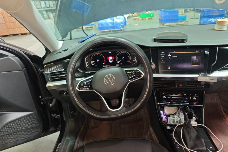 Used Volkswagen Passat 2023 Revised 380TSI Luxury Edition Steering Wheel